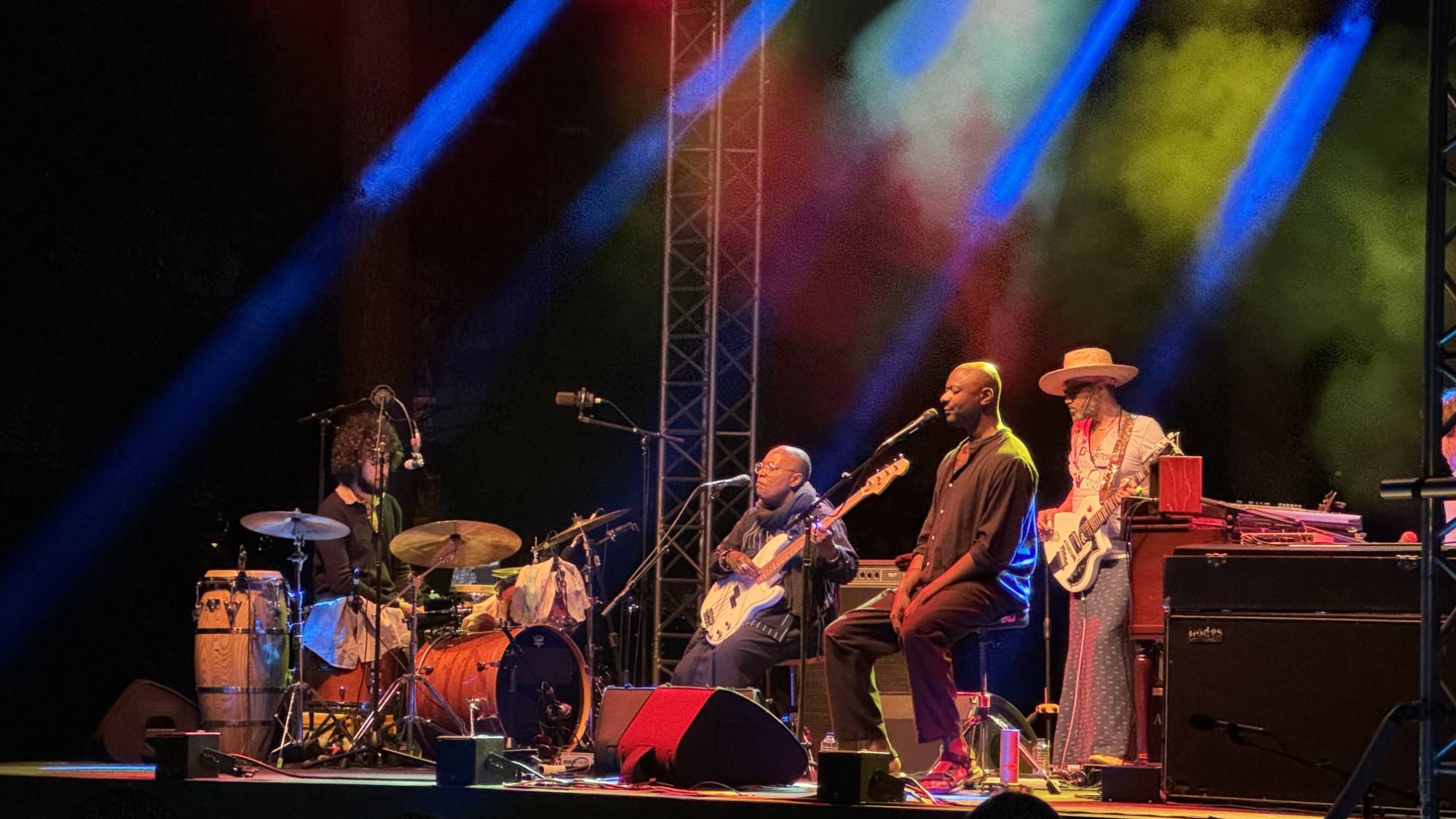 grammy-odullu-caz-sanatcisi-meshell-ndegeocello-istanbulda-konser-verdi-W4sAVGWb.jpg
