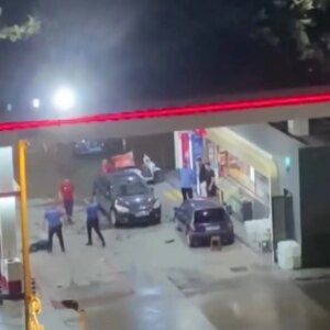 sancaktepede alkollu kisiye polis mudahalesi aZqIRscm