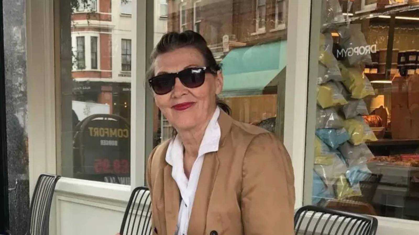 15 yildir kocamla ayri yasiyoruz ama hala mutlu bir evliligimiz var k843hKQn