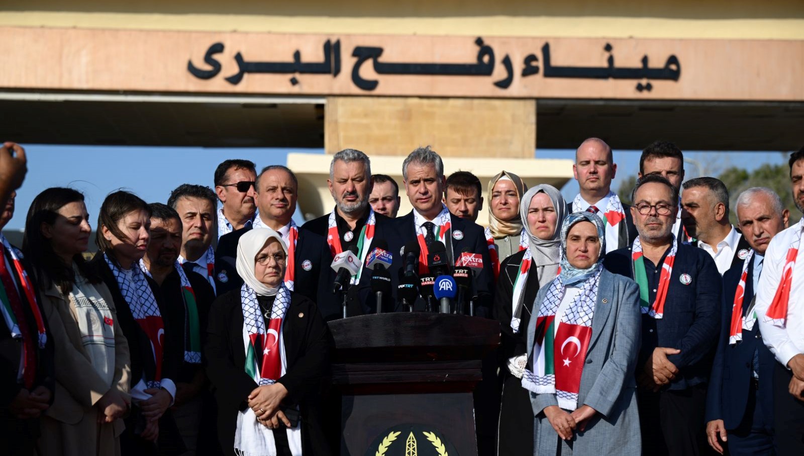 ak parti heyeti refah sinir kapisina gitti Ck18MK9E