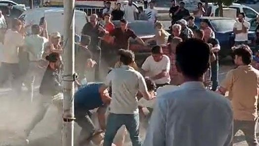 batmanda tasli sopali kavga alti yarali wWxXUjPT