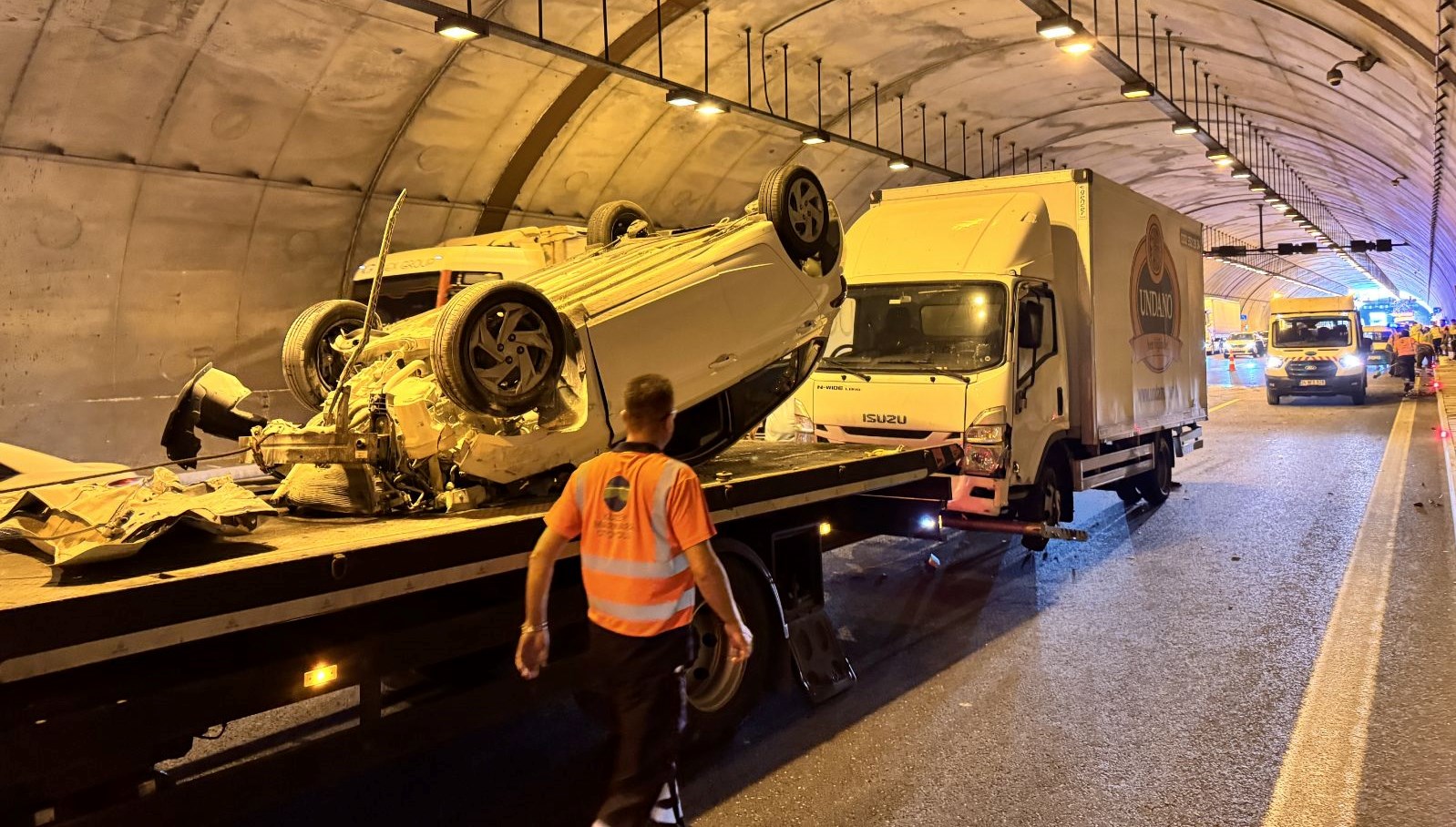 kuzey marmara otoyolunda otomobil ile kamyonet carpisti ytMWUzt5