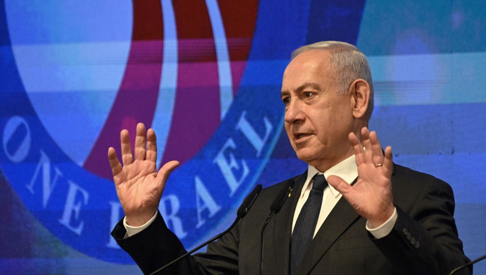 sanik sandalyesine oturan ilk israil lideri netanyahunun durusmasi basladi FmjjHkcH