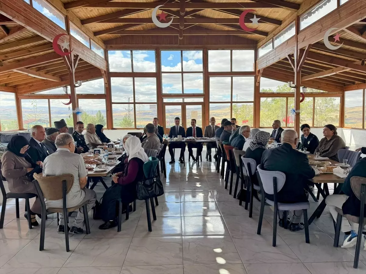 ulas ve gemerekte 19 eylul gaziler gunu kutlandi 6SbYG88v