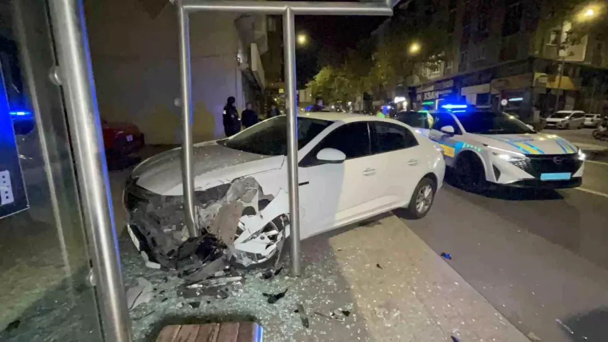 alkollu surucu yolcu duragina daldi L9rmgBjK.jpg