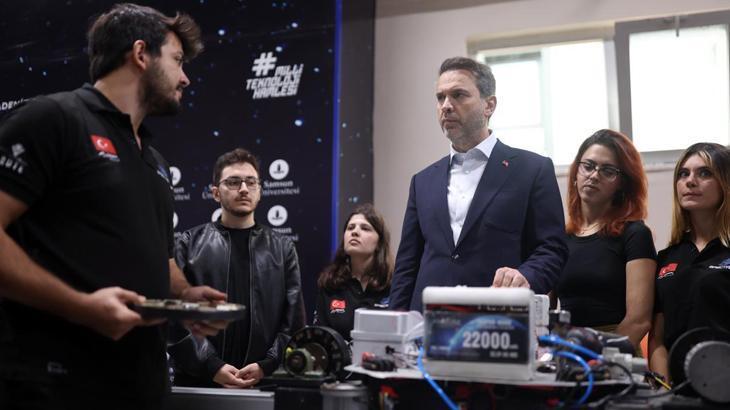 bakan bayraktar samsunda ogrencilerle bir araya geldi FJCSvx9l