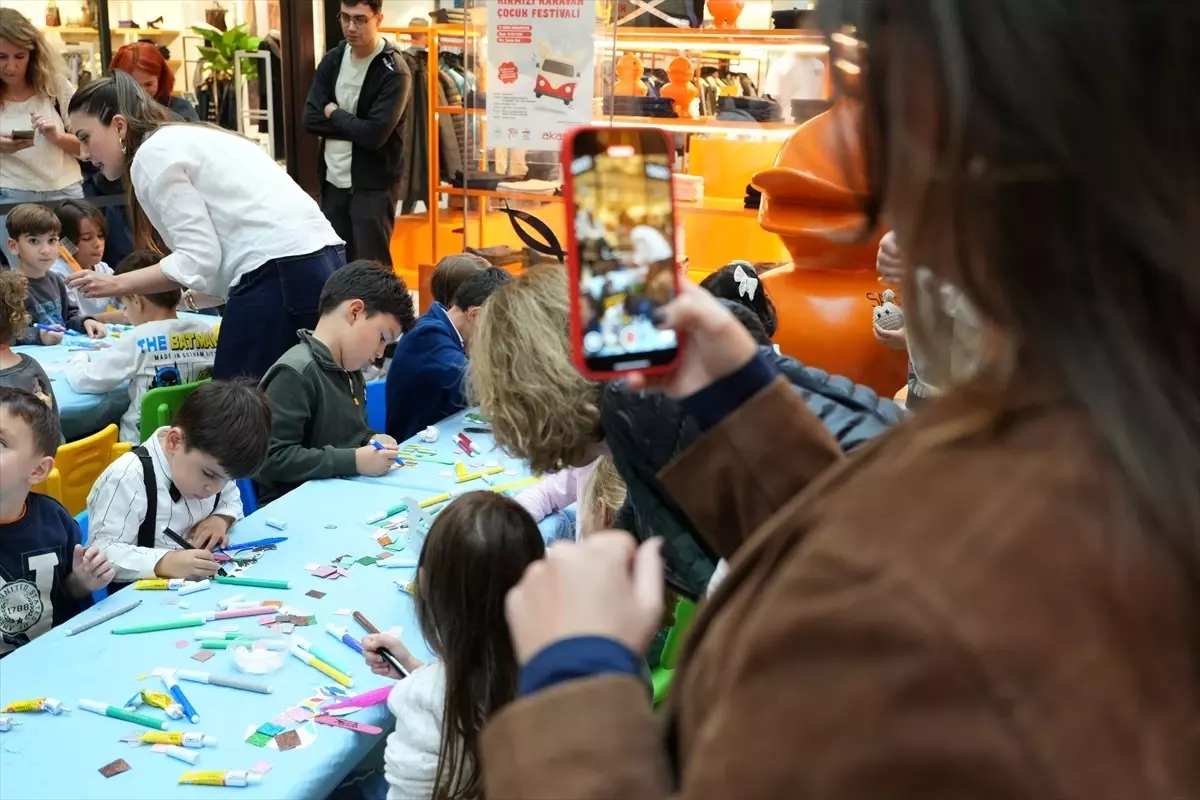 kirmizi karavan projesi ile cocuklar gelecege umut tasiyor M7XJZnEv.jpg