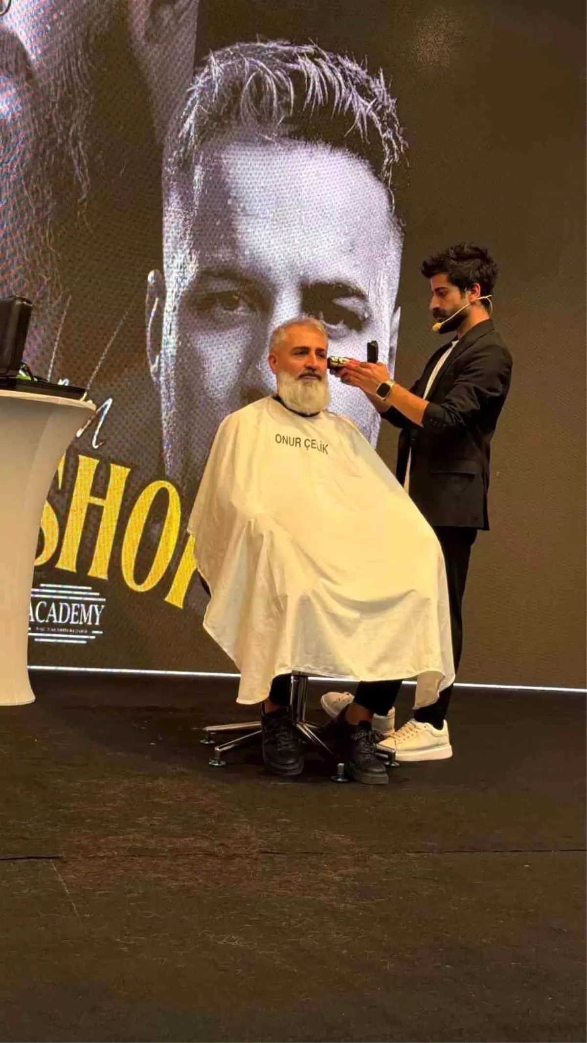 onur celik antalyada kuaforler organizasyonunda kyAKsTYT.jpg