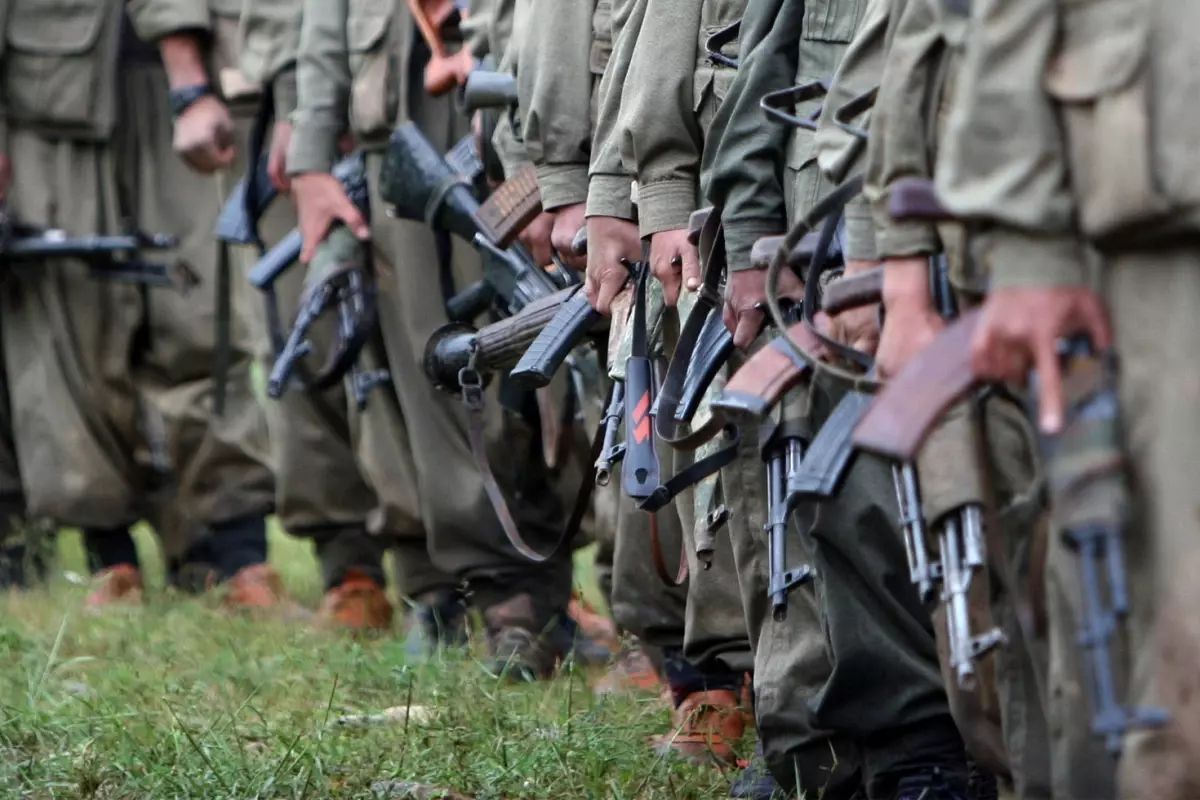 yuzlerce pkkli terorist sdgye gecti turkiye teyakkuz ilan etti tWivQ5r7.jpg